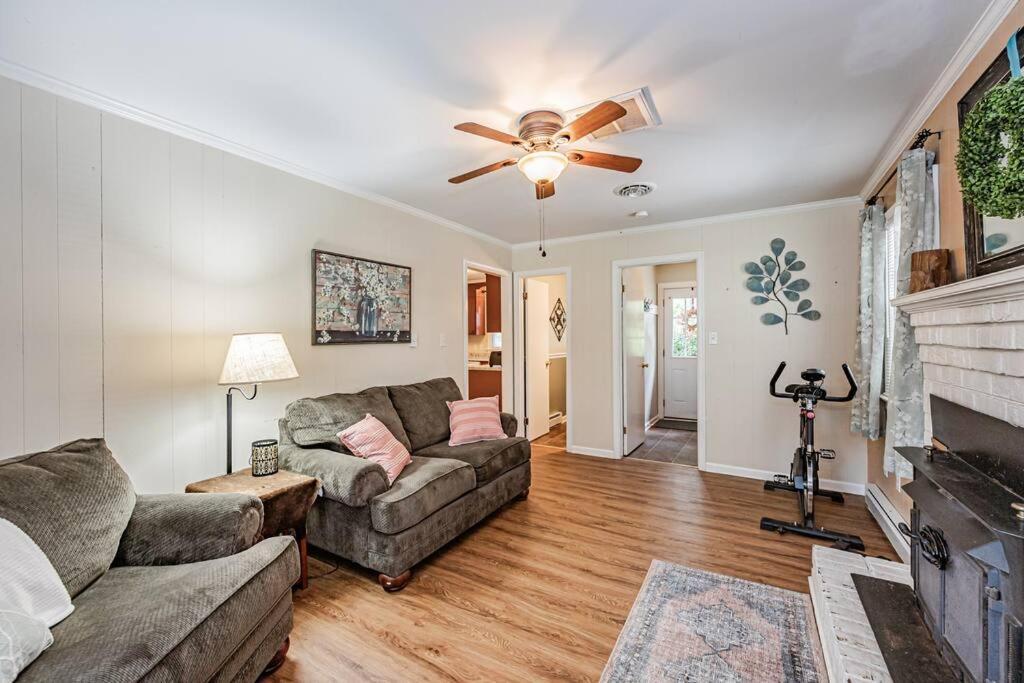 Kelly'S Comfortable Quinton Home Bagian luar foto