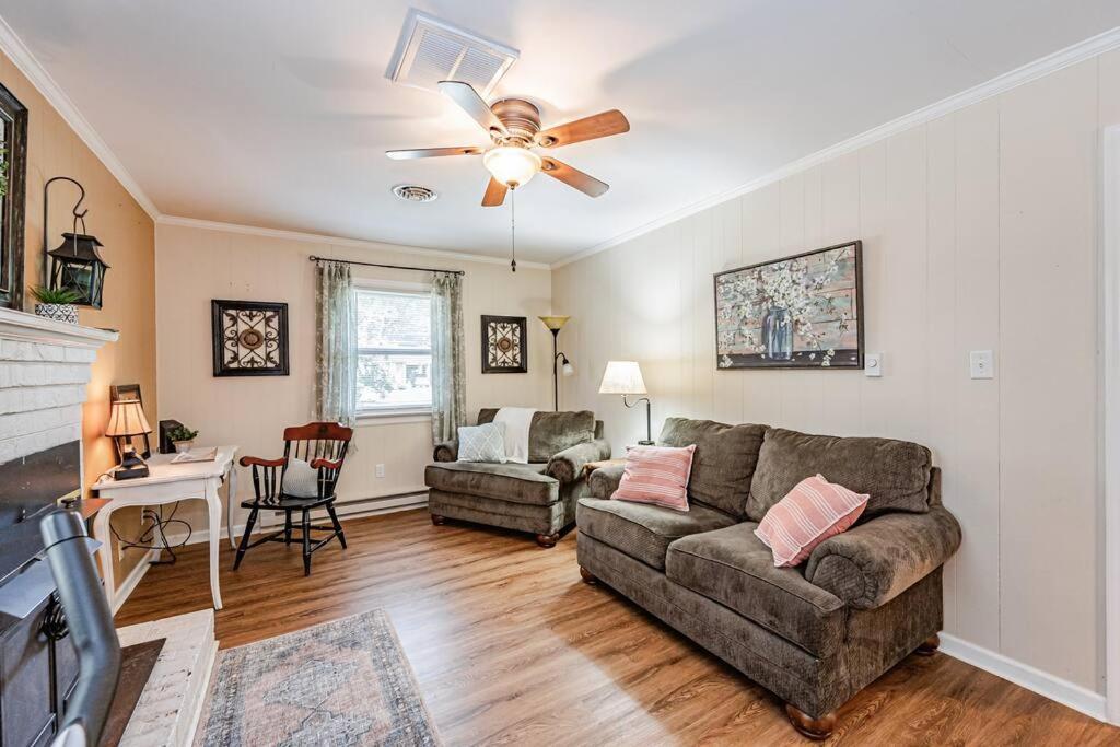 Kelly'S Comfortable Quinton Home Bagian luar foto