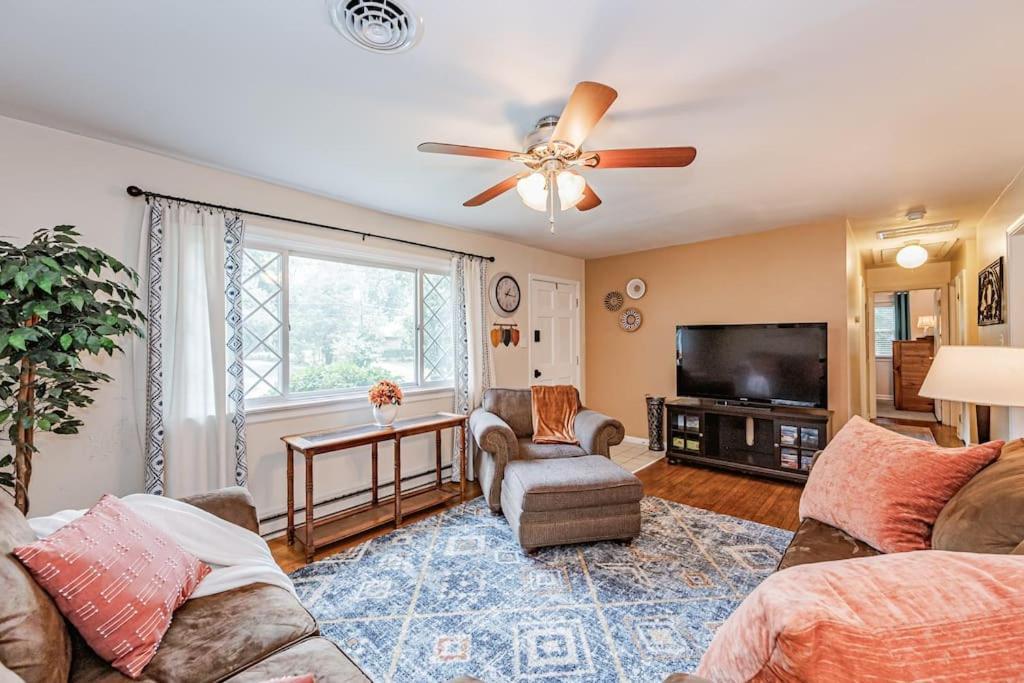 Kelly'S Comfortable Quinton Home Bagian luar foto