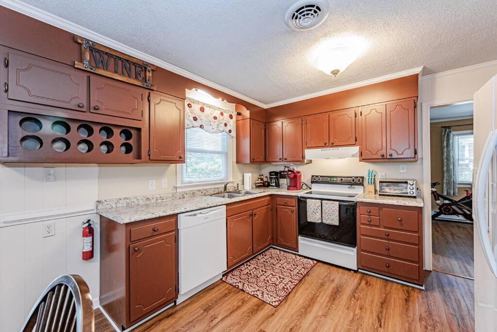 Kelly'S Comfortable Quinton Home Bagian luar foto